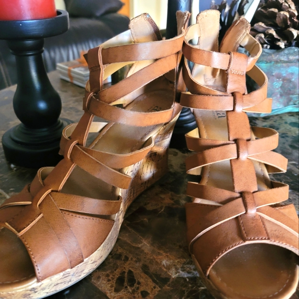 Light Brown Wedges